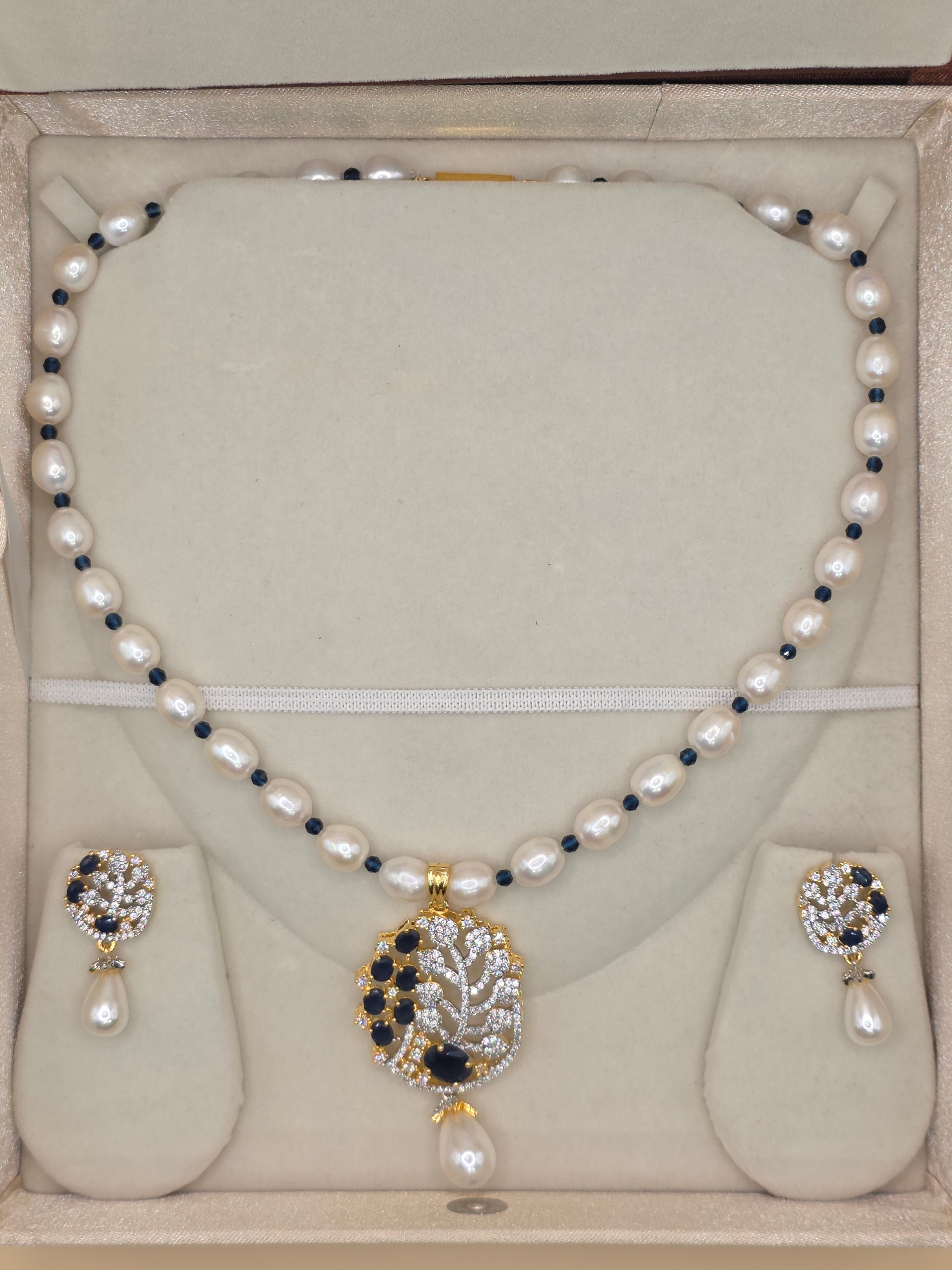 MIGZORn Aurelia Sapphire Bloom Necklace Set