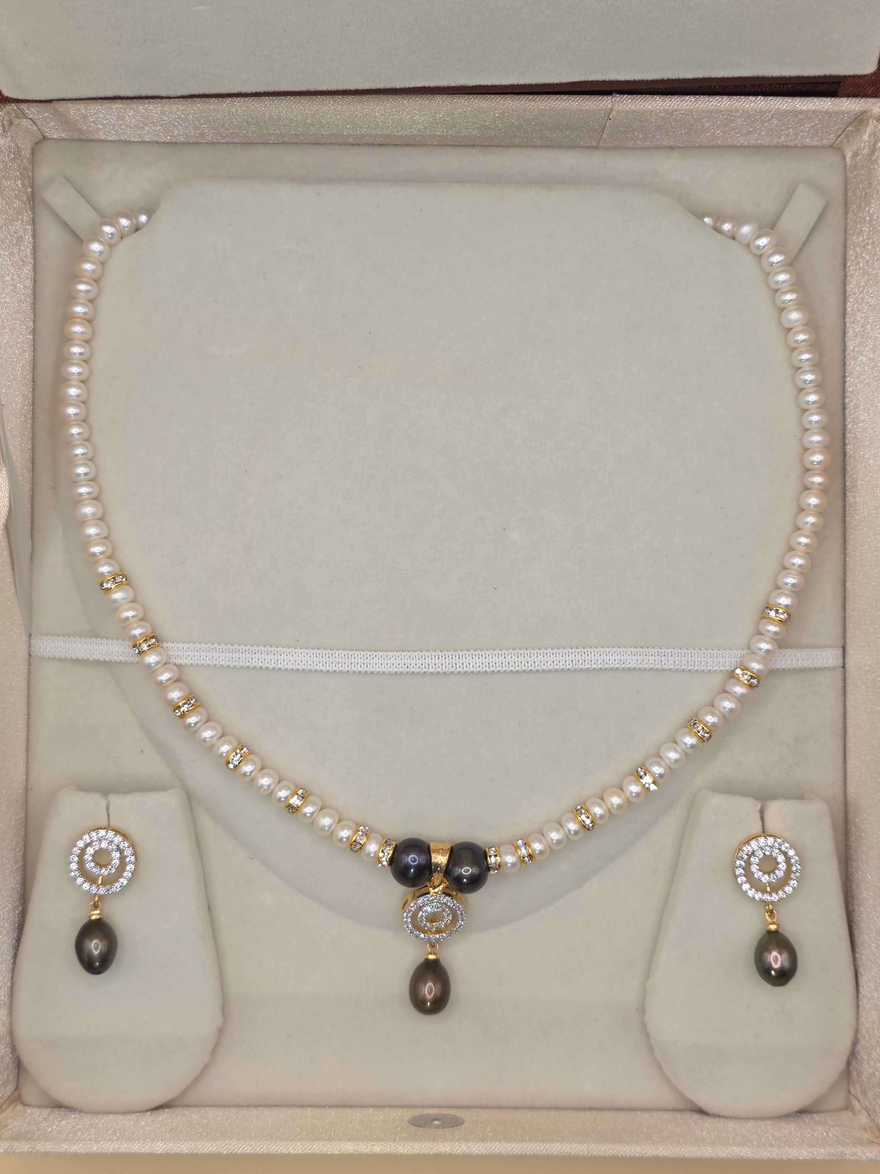 MIGZORn Noira Pearl & Onyx Drop Necklace Set