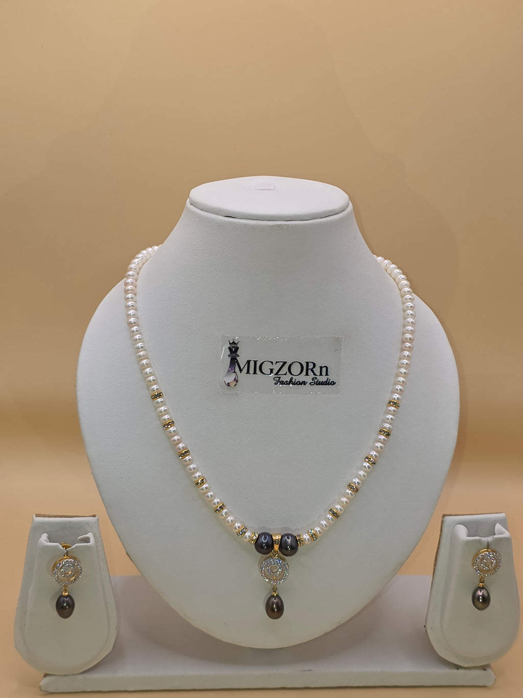 MIGZORn Noira Pearl & Onyx Drop Necklace Set