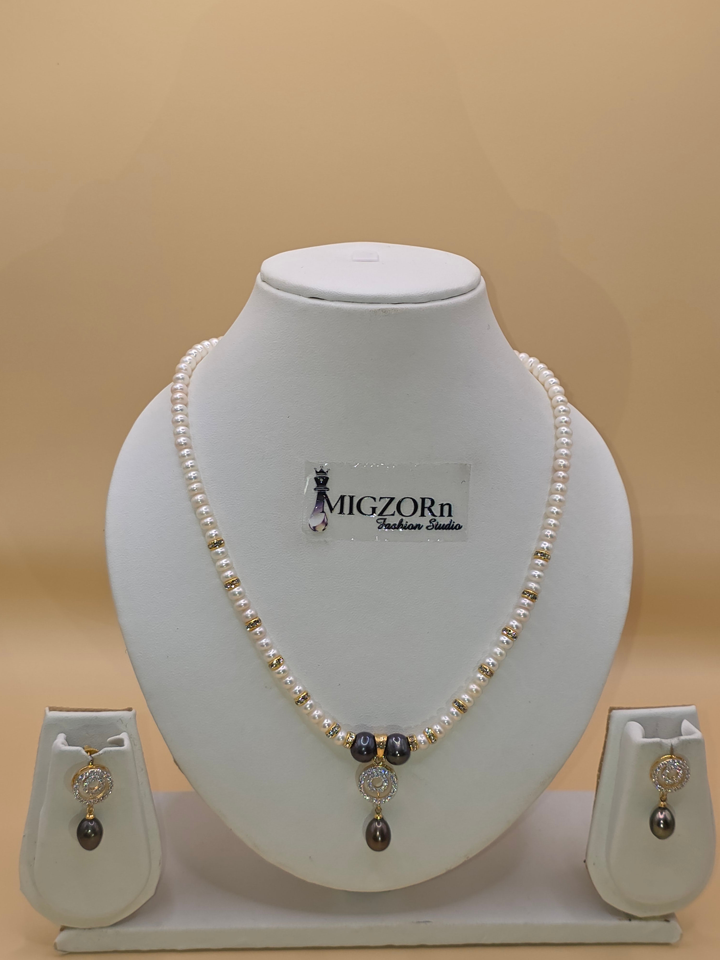 MIGZORn Noira Pearl & Onyx Drop Necklace Set