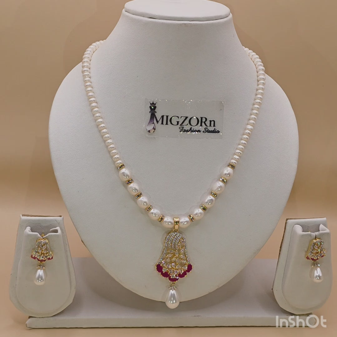Gulnaar Radiance Pearls set