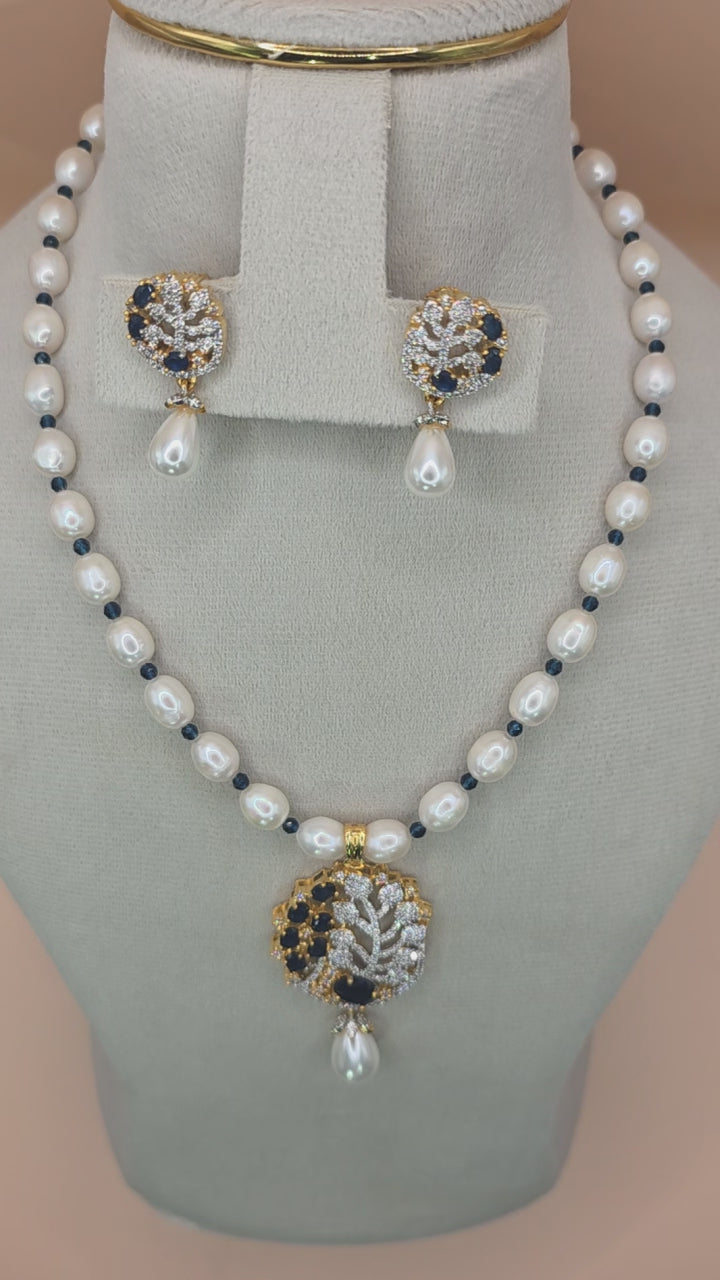 MIGZORn Aurelia Sapphire Bloom Necklace Set